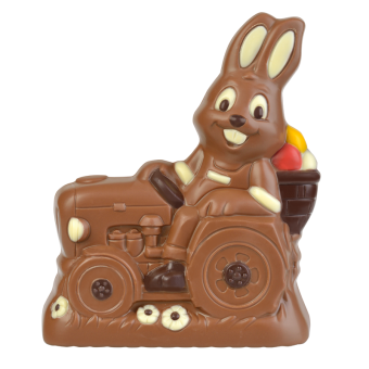 Hase auf Traktor 